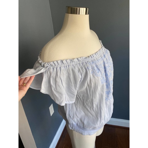 Hollister baby blue off the shoulder embroidered boho top - Picture 8 of 13